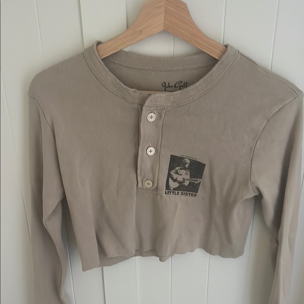 John Galt Cropped Henley with Graphic Print
